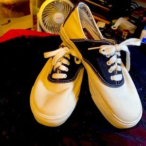 DKNY sneakers size7M.  Black/white, mint condition